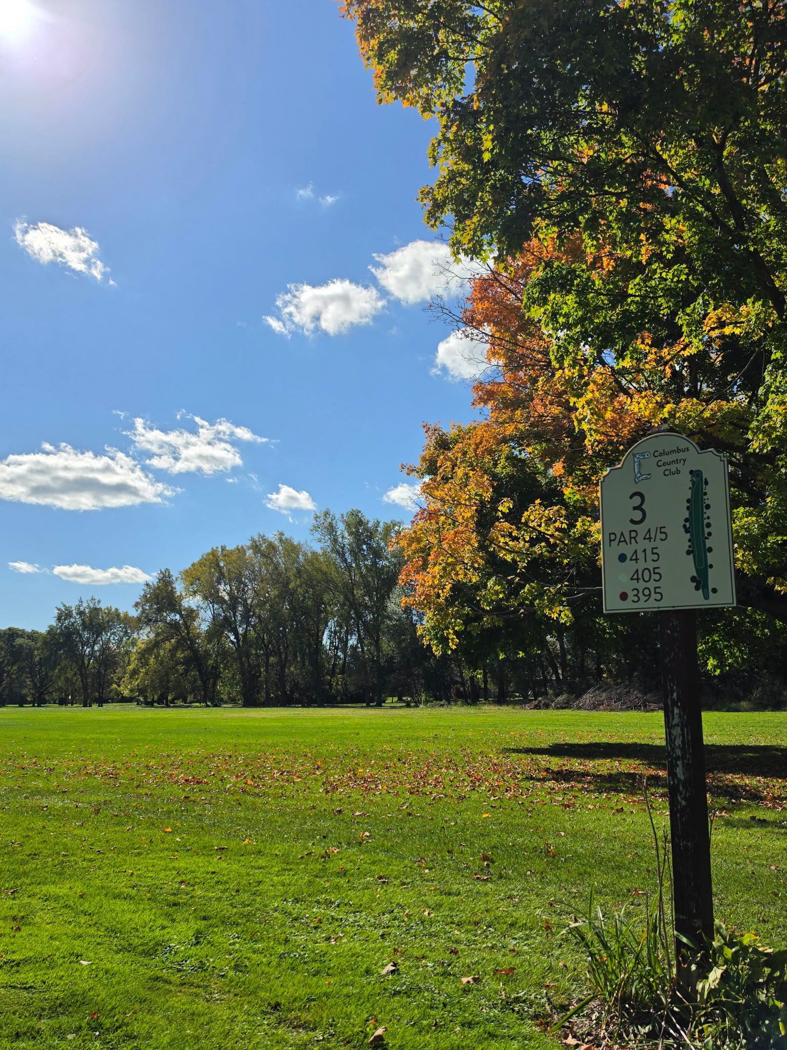 The Hole 3 tee sign and autumn trees at Columbus Country Club